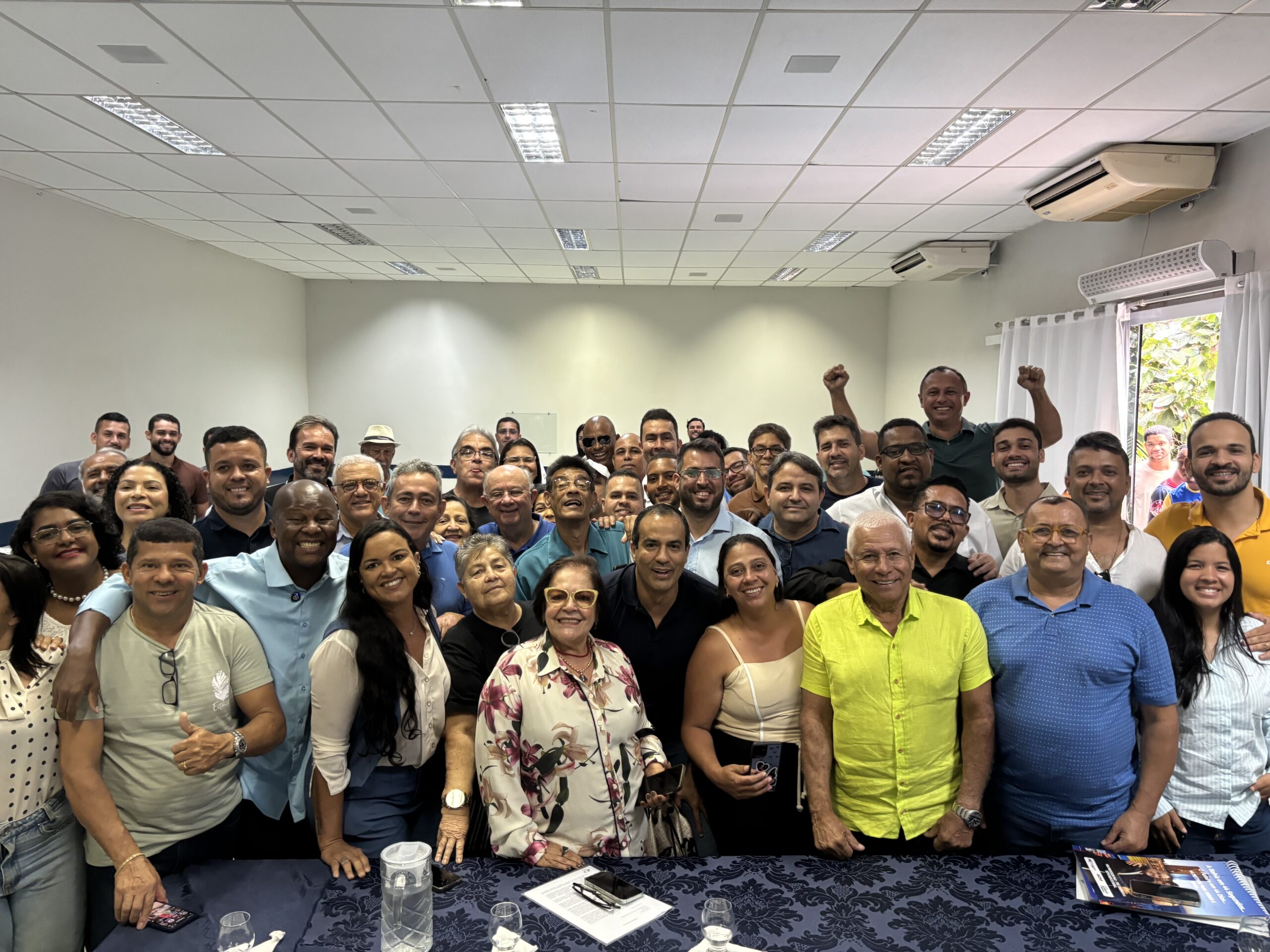 Bruno Reis e José Ronaldo participam de encontro com lideranças políticas em Itabuna